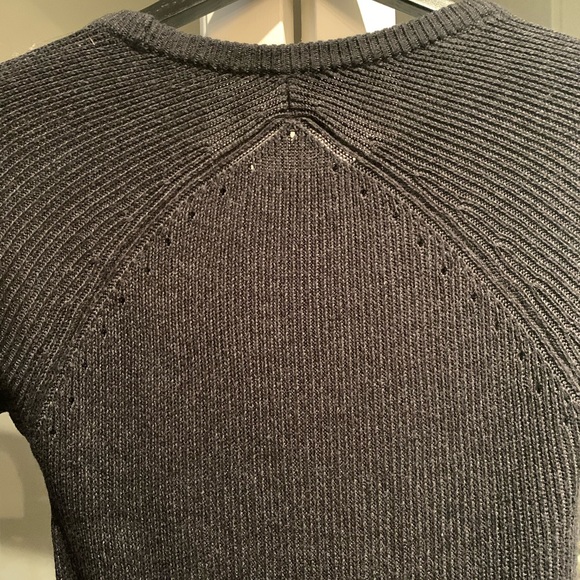 Lululemon black long sleeve sweater. Size 4 - Picture 5 of 7
